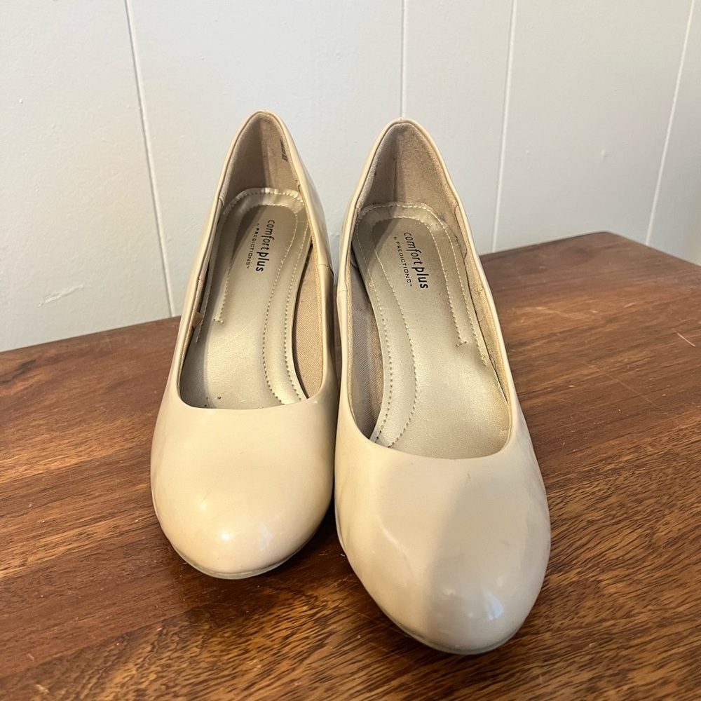 Comfort Plus by Predictions Nude Heels Size 9.5 - Picture 2 of 9